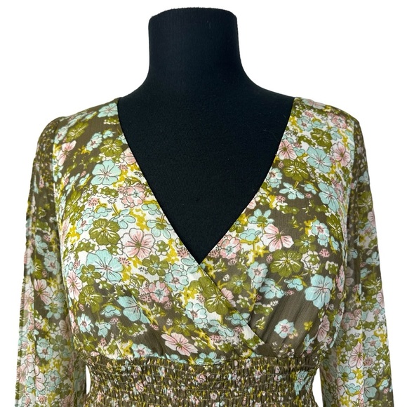 H&M Floral Slit Sleeve Dress 8 - Picture 3 of 13